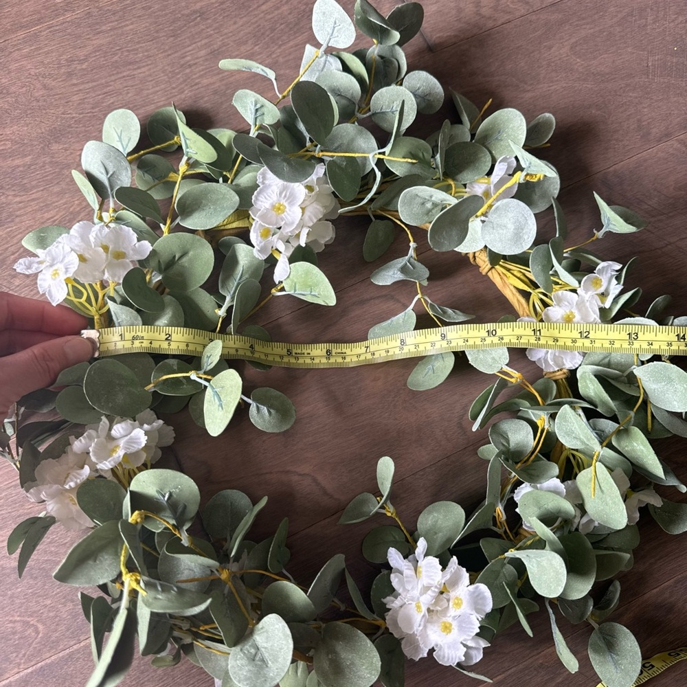 Green and White Floral Wreath - Picture 5 of 5